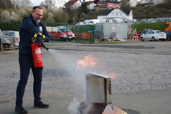 Simulator lehrt den richtigen Umgang mit Feuerlöschern