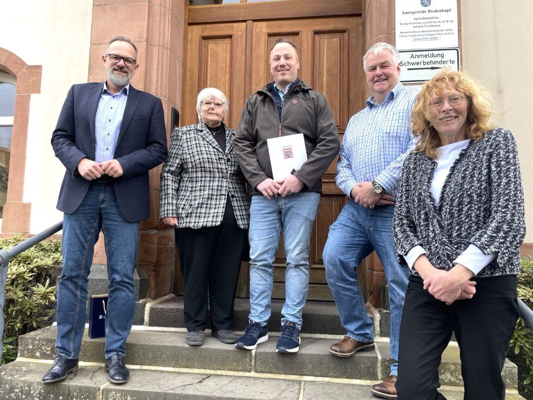 Achim Baum als neuer Ortsgerichtsschöffe vereidigt